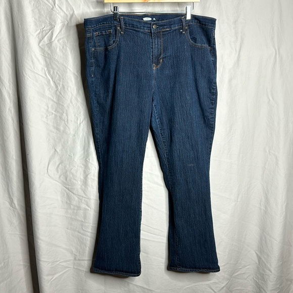 Old Navy Curvy Boot-Cut Dark Wash Jeans - Picture 1 of 7